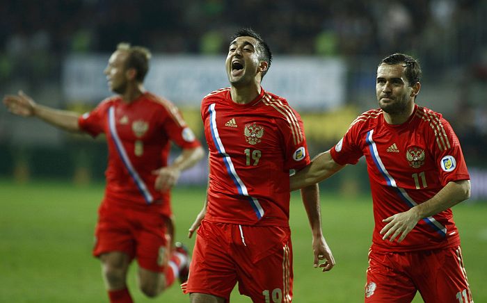 Samedov comemora o gol do empate com o Azerbaijão que garantiu a Rússia na Copa | David Mdzinarishvili / Reuters