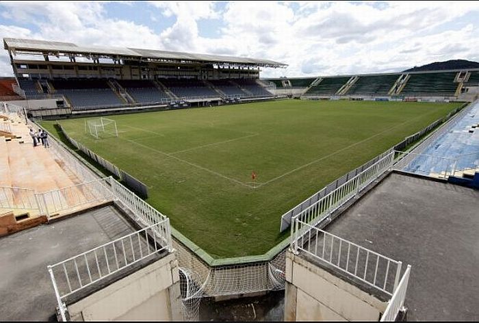 Atlético cobrará R$ 150 a mais do sócio que quiser assistir o jogo com o Inter na parte coberta da Arena Joinville | Valterci Santos / Gazeta do Povo