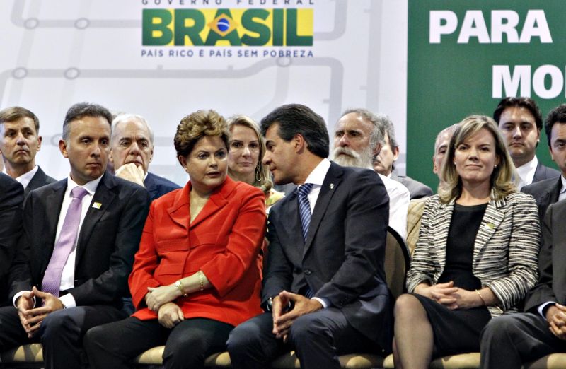 Richa entre Dilma e Gleisi: críticas às posições do governo federal em relação ao Paraná foram fortes ao longo do ano | Daniel Castellano/ Gazeta do Povo