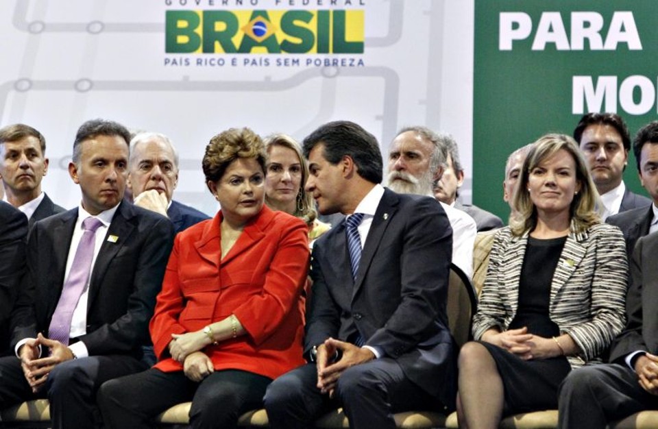 Richa entre Dilma e Gleisi: críticas às posições do governo federal em relação ao Paraná foram fortes ao longo do ano | Daniel Castellano/ Gazeta do Povo