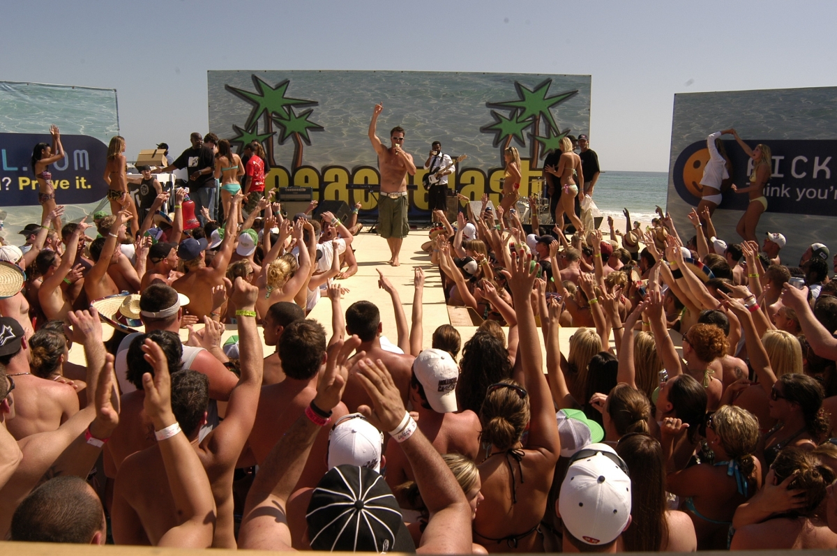 O "Spring Break", em Cancún, no México, atrai multidões de universitários à procura de diversão. | Divulgação