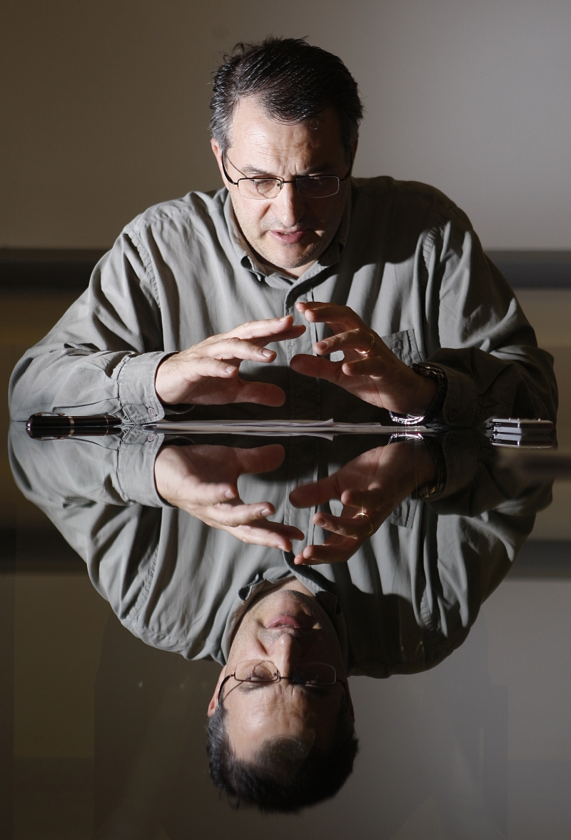 O diretor do HC, Flávio Tomasich, afirma que o hospital precisa resolver a falta de funcionários com urgência e que a adesão à Ebserh não está totalmente descartada | Jonathan Campos/ Gazeta do Povo