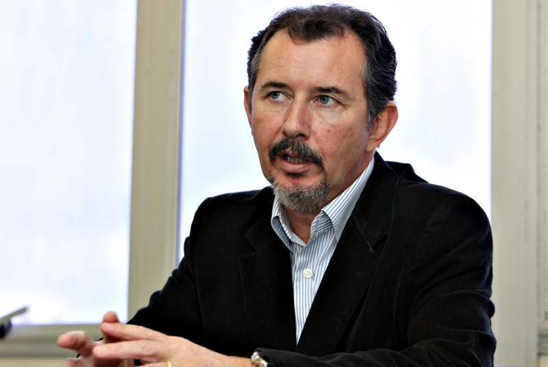 O tutor Edevar Daniel diz que os profissionais já vão chegar com a documentação pronta | Aniele Nascimento/ Gazeta do Povo