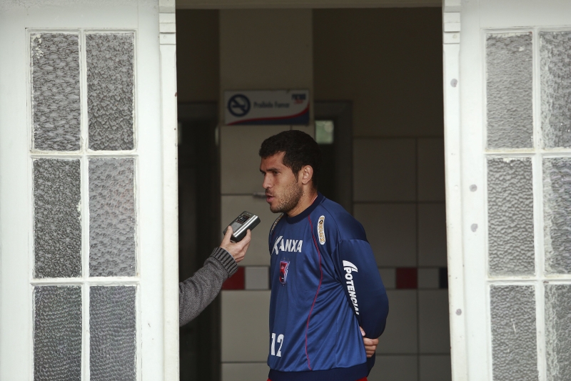 Fernando Gabriel dá entrevista na véspera do confronto com o América-MG | Marcelo Andrade/ Gazeta do Povo