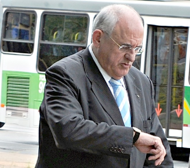 Jobim: promessa de contar tudo em livro |