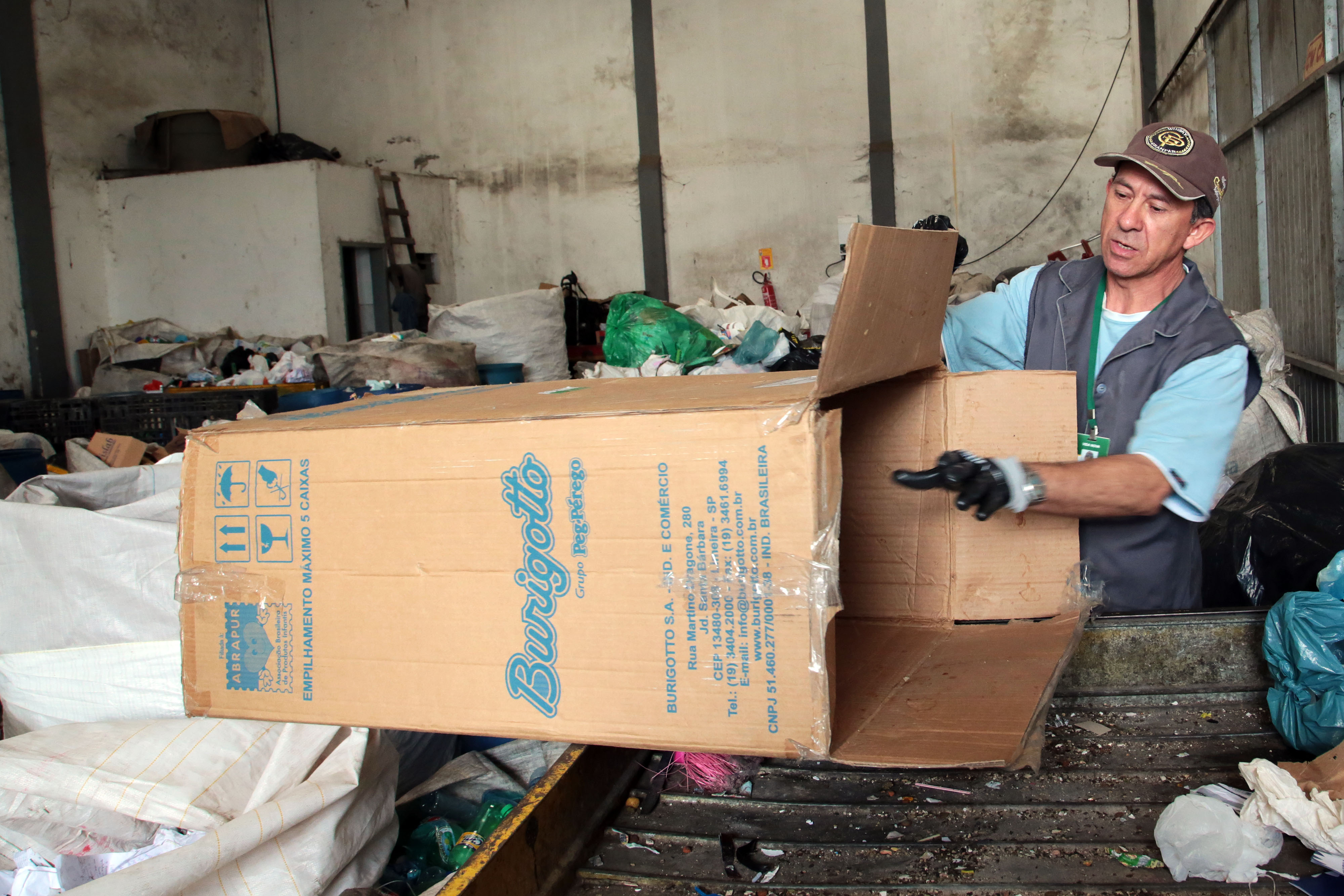 Se o material não puder ser lavado, não deve ser encaminhado à coleta seletiva | Jaelson Lucas/SMCS