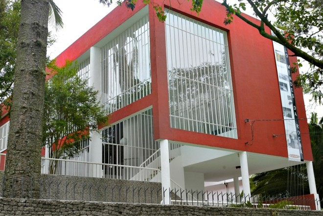 Participantes do Docomomo fizeram visita guiada a edificações modernistas como a casa de Vilanova Artigas |