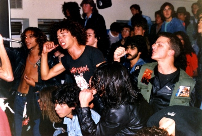 Fãs em show no TUC em 1987: primeiro templo do heavy metal curitibano | 