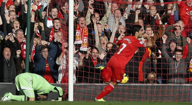 Suárez fez três gols na vitória do Liverpool | Reuters