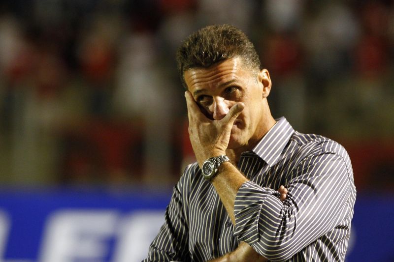 O técnico Vagner Mancini durante o empate por 0 a 0 entre Atlético e Inter, na Vila Capanema | Albari Rosa / Gazeta do Povo