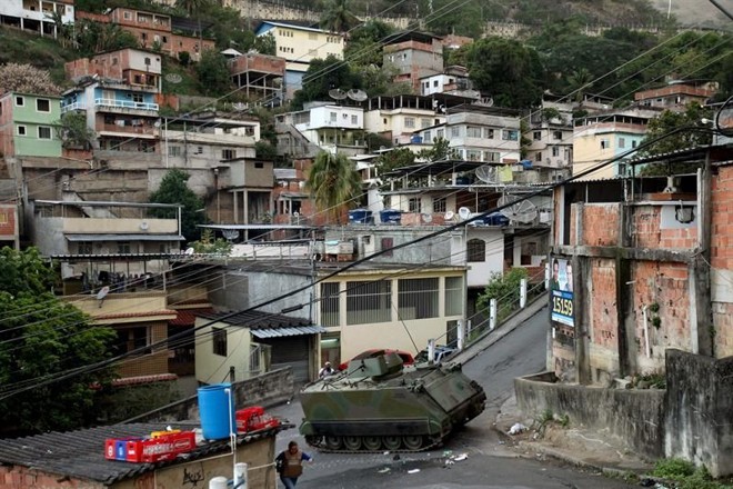 Polícia ocupa complexo de favelas do Lins, no rio de Janeiro | 