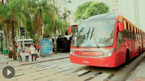 Volvo: de carona no vermelhão |