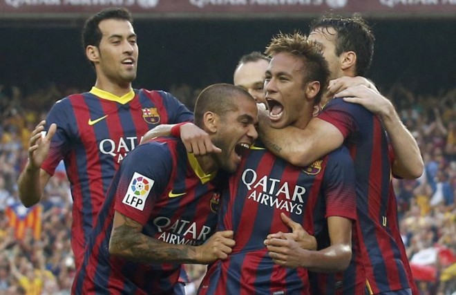 Neymar comemora com os companheiros o gol marcado diante do Real Madrid | Reuters