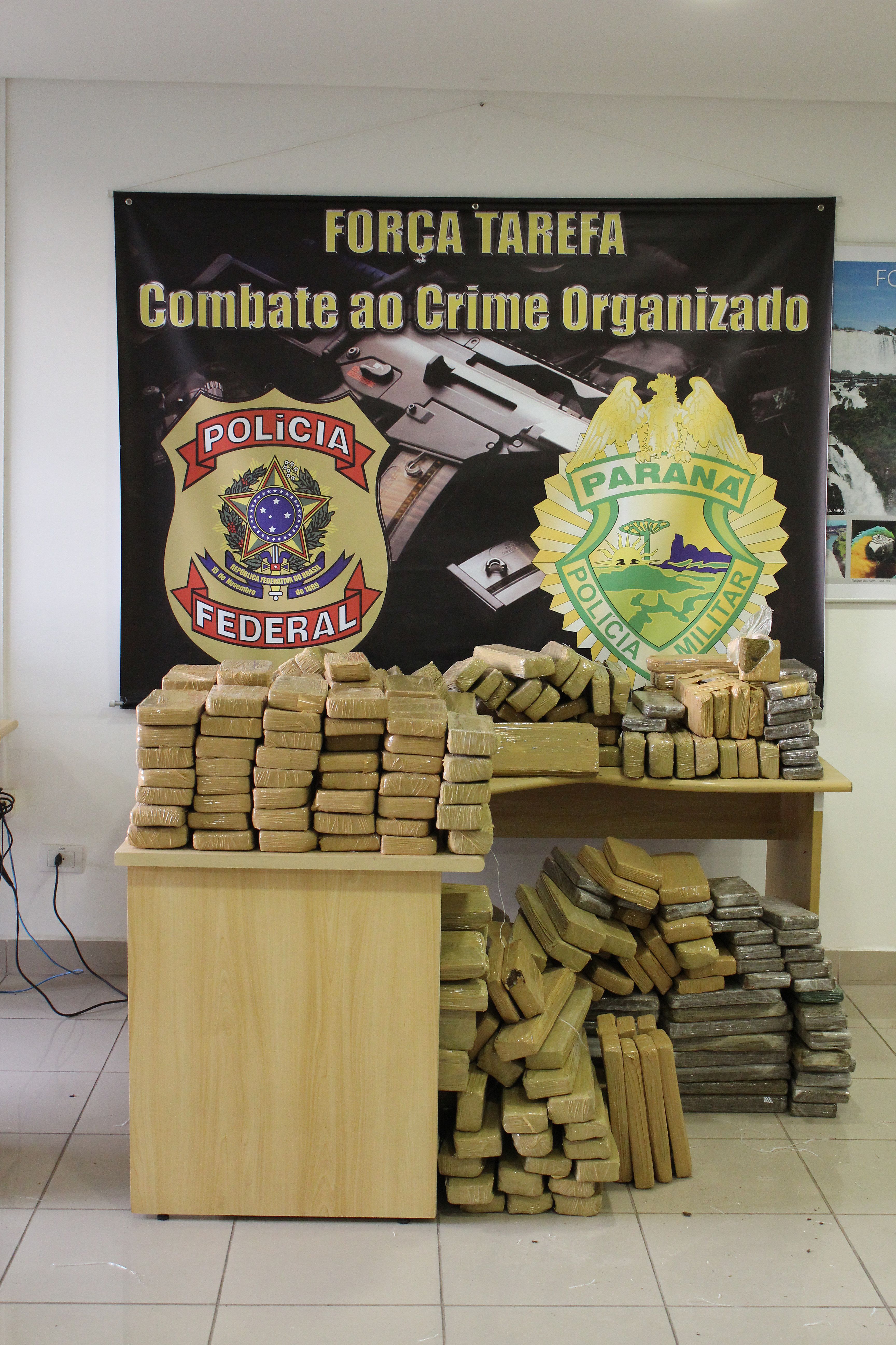 Polícia Federal divulgou que no total 461 quilos de maconha eram transportados em carro | Polícia Federal / Divulgação