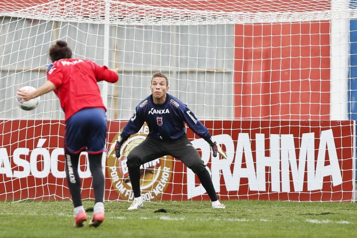 Luís Carlos, o goleiro do Paraná, é um dos responsáveis pelo bom desempenho da defesa paranista | Marcelo Andrade/ Gazeta do Povo