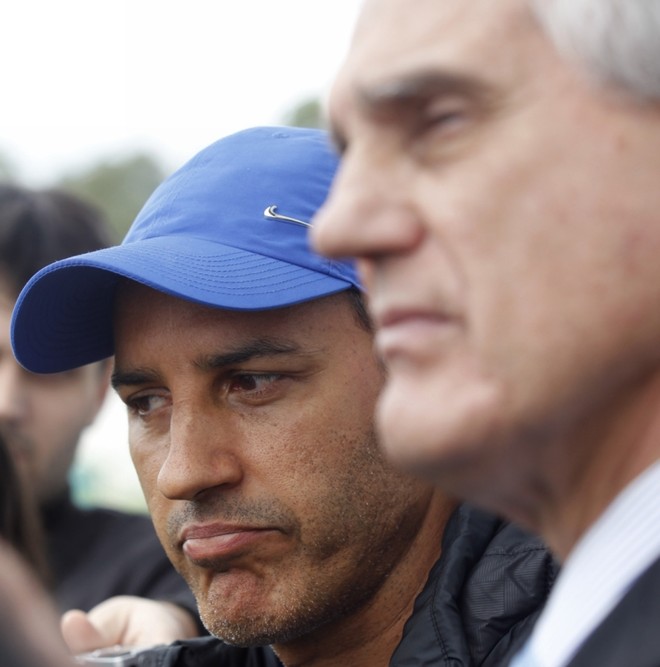 Chamusca ao lado do presidente Vilson Ribeiro: menor custo |