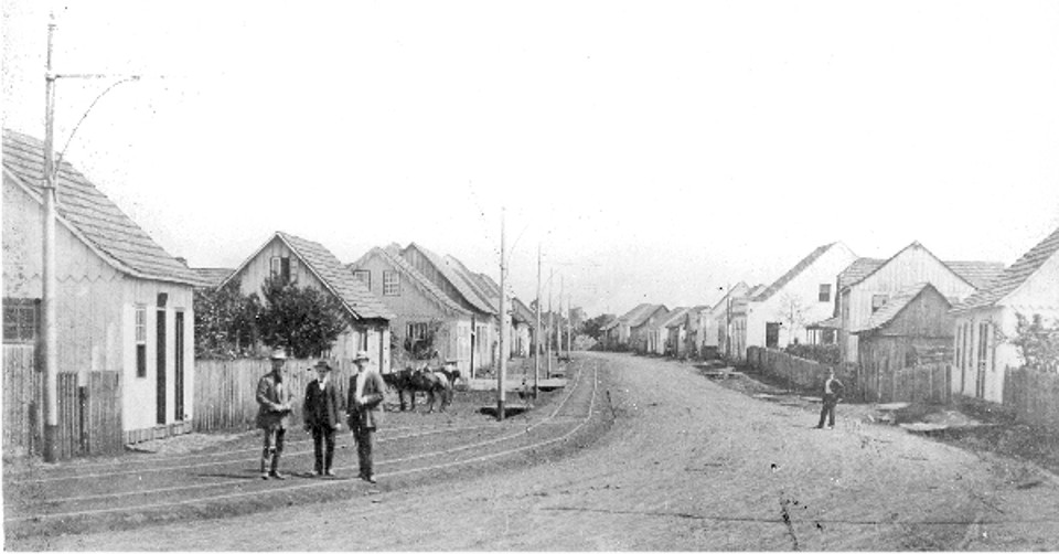 Ponto final do bonde elétrico na antiga Rua do Portão (República Argentina), em 1915 | Acervo Cid Destefani