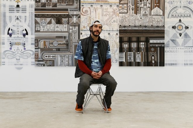 Artista, de 35 anos, já expôs pelo mundo e tem estúdio de trabalho próprio em São Paulo, onde vive desde 2005 |