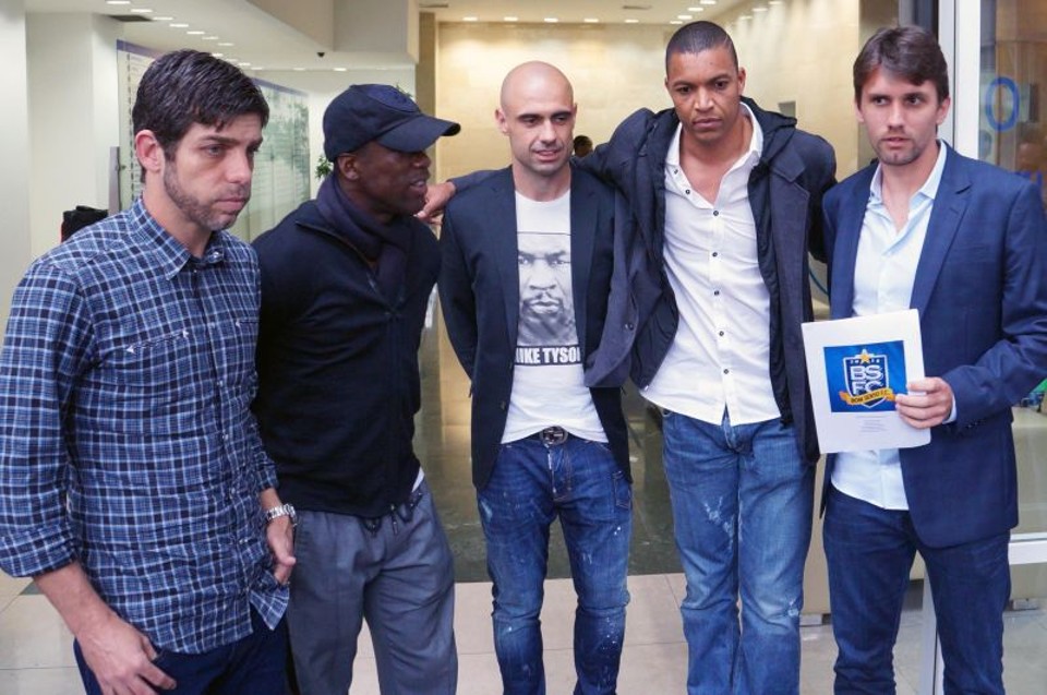 Os representantes do Bom Senso FC Juninho Pernambucano, Seedorf, Cris, Dida e Paulo André na sede da CBF | Marcelo Santana / Frame / Folhapress
