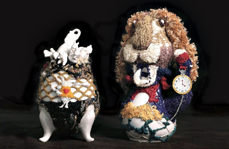 Peças em porcelana fazem parte da mostra Coisas de Alice | Reprodução