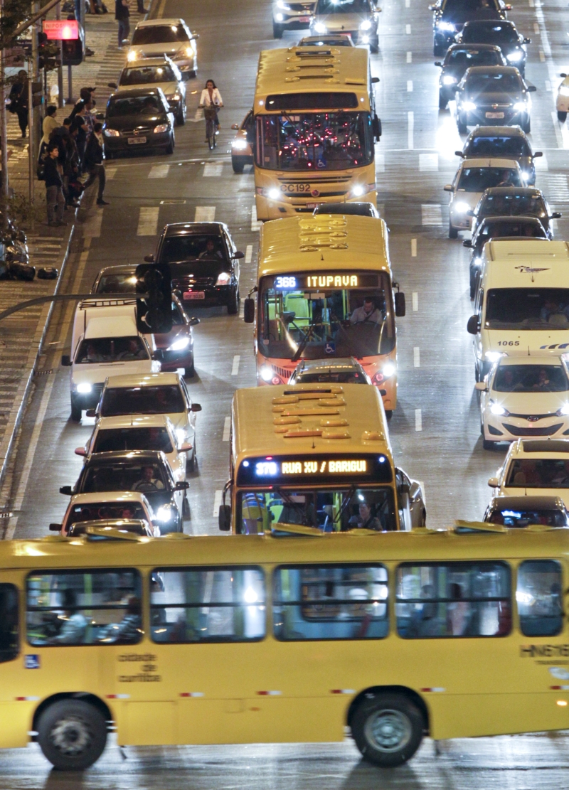 Documento mostra que trâmites na licitação indicariam um acordo prévio entre as empresas | Daniel Castellano/Gazeta do Povo