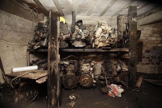 Peças de mais de 200 caminhonetes roubadas foram encontradas no local |