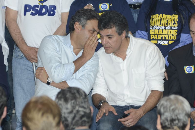Aécio e Richa: presidenciável tucano não quer que o paranaense dê palanque para Campos | Henry Milleo/ Gazeta do Povo