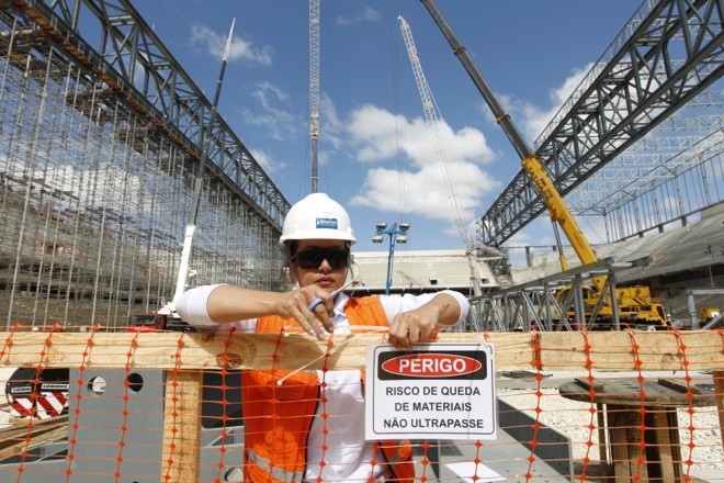 Sinalização de segurança sendo instalada na Baixada | 