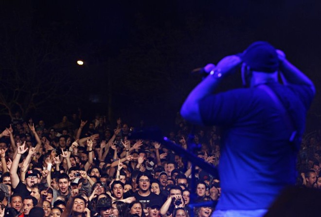 Aproximação do público fez com que músicos reclamassem da falta de segurança |