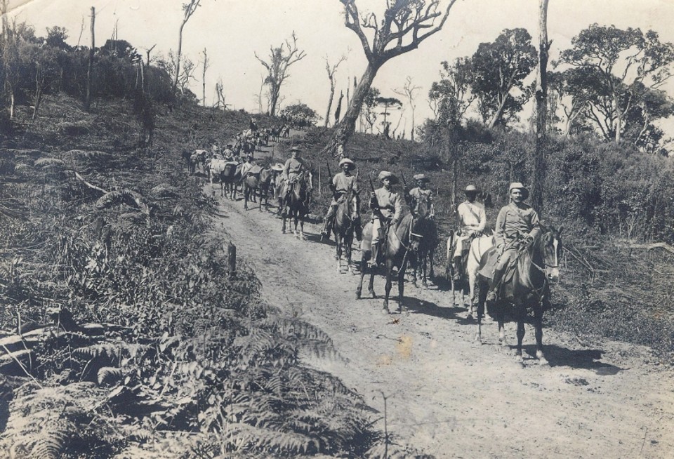Comboio da coluna do Norte do poder militar em Canoinhas, em março de 1915 | Créd. Acervo Museu Paranaense