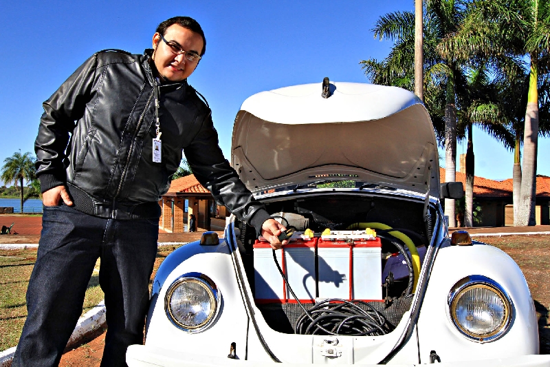 Com o motor elétrico no Fusca 85, Mario Vernazza roda 100 quilômetros por R$ 3,50 | Christian Rizzi/Gazeta do Povo