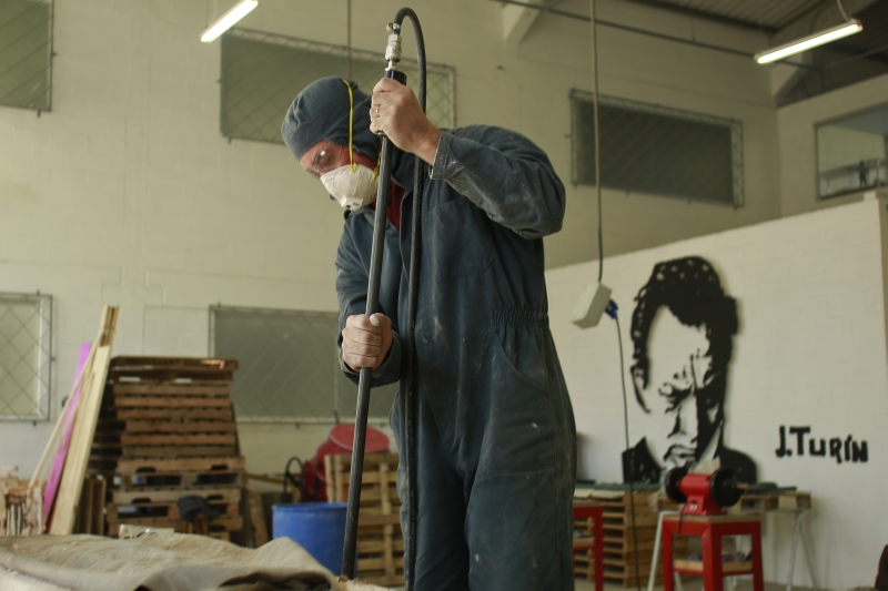 Centenas de obras do escultor paranaense João Turin estão sendo são restauradas no atelier em Almirante Tamandaré | Marcelo Andrade/ Gazeta do Povo