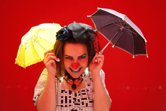 Milene Lopes Dias, a Palhaça Sombrinha |