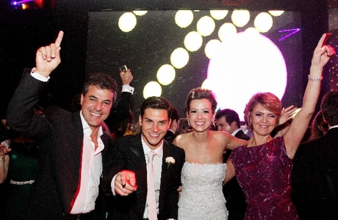 O governador Beto Richa e a primeira-dama Fernanda Richa na festa do casamento do primogênito Marcello Vieira Richa e Fernanda Santos, no Taboo Eventos | Rogério Machado