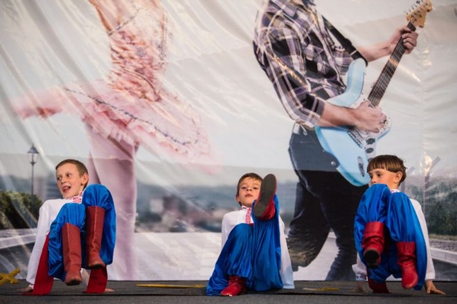 Crianças fazem apresentação folclórica na Virada Cultural |