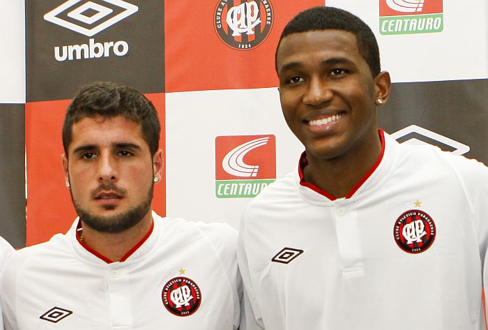 Fran Mérida e Douglas Coutinho podem ser parceiros na equipe sub-23 do Atlético no Estadual | André Rodrigues / Gazeta do Povo