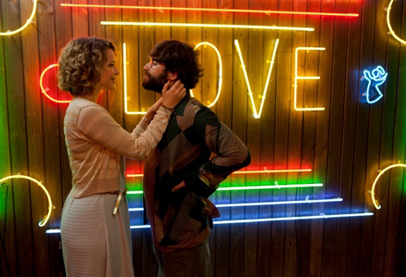 Zoé (Leandra Leal) e Deco (Bruno Gagliasso): longa-metragem cheio de referências pop | Divulgação