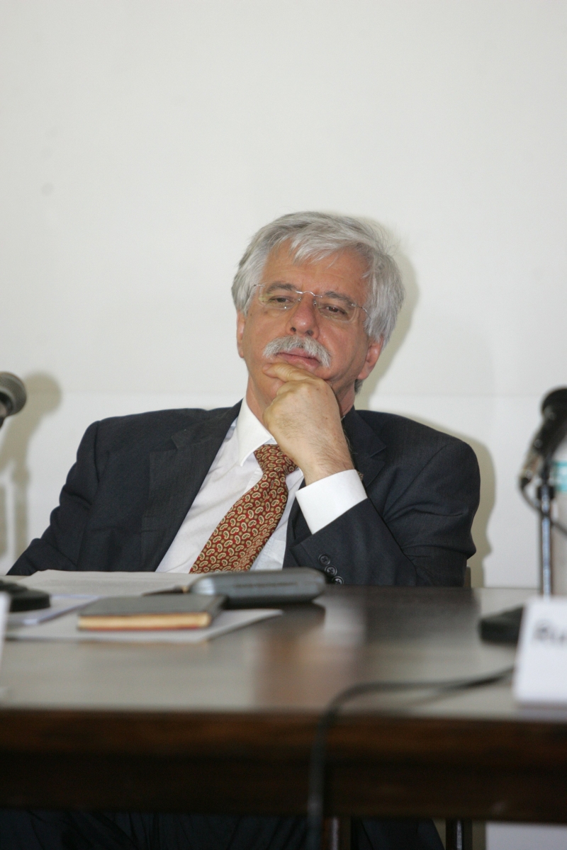 Os tribunais de contas só favorecem quem está no poder. - Roberto Romano, professor de Ética e Política da Unicamp | Jefferson Coppola/Folhapress