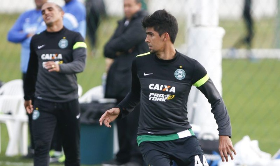 Leandro Almeida está fora do time do Coxa desde o início de setembro | Daniel Castellano / Gazeta do Povo
