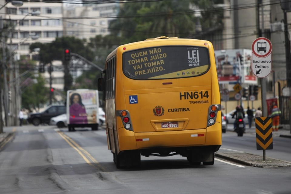 Urbs encomendou elaboração de projetos de faixas exclusivas em cinco vias da capital | Jonathan Campos/Gazeta do Povo