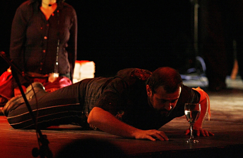 Acordes, da Cia. Ciência, de São José do Rio Preto, abriu a mostra competitiva | Josué Teixeira/Gazeta do Povo