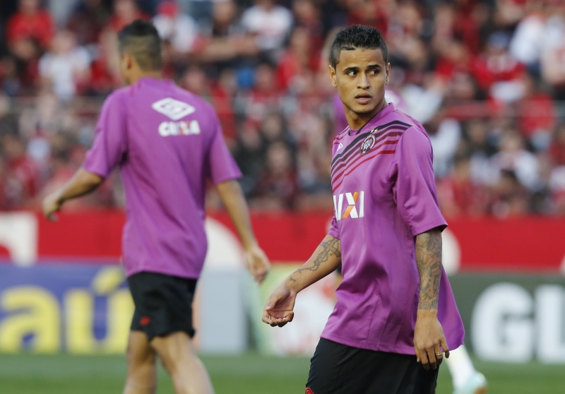Suspenso da segunda partida da final da Copa do Brasil, Everton será titular contra o Náutico | Daniel Castellano/Gazeta do Povo