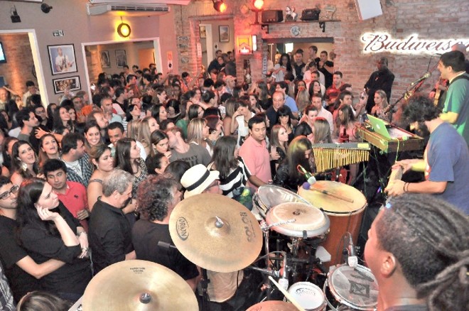 Bossa Nova Bar: Não se engane com o nome da casa. No 
