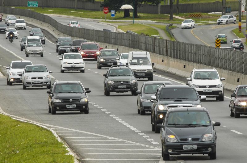 Movimento na BR-277 na chegada a Curitiba na tarde deste domingo (17) | Hugo Harada/ Agêcia de Notícias Gazeta do Povo