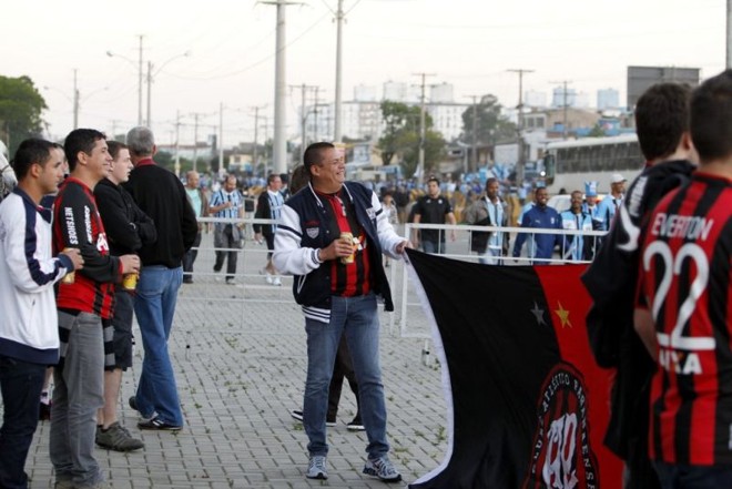 Torcida do Atlético na Arena do Grêmio |