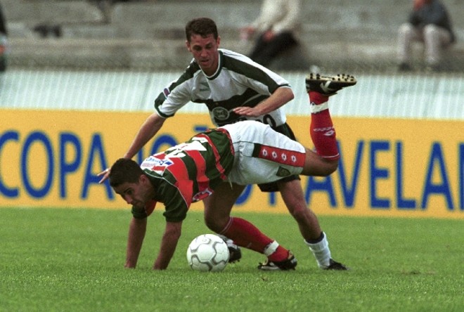 Lance do jogo realizado há 13 anos no Couto | 