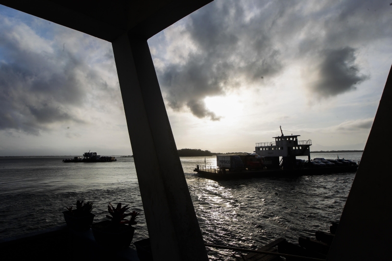 Segundo ação do MP-PR, ferryboat não suporta mais alto fluxo de veículos | Daniel Castellano/Gazeta do Povo