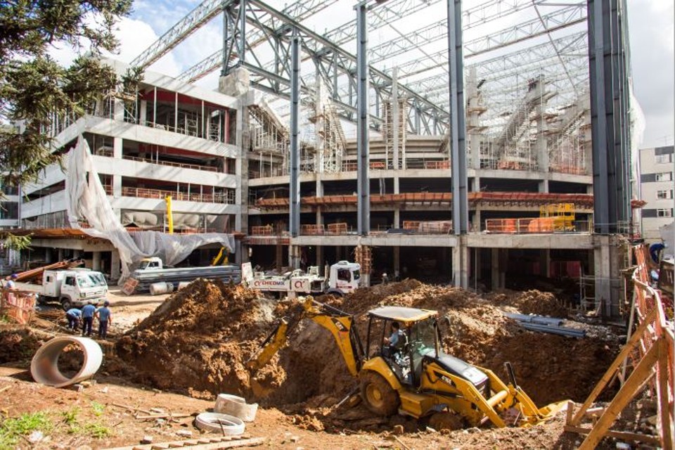 Obras na Arena da Baixada: primeiro jogo-teste do novo estádio deve ser dia 26 de janeiro | Brunno Covello/Gazeta do Povo