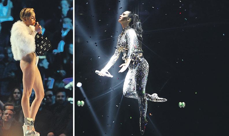 Miley Cyrus desta vez fumou maconha no palco. Katy Perry fez performance dramática | Fotos: Remko De Waal/Reuters