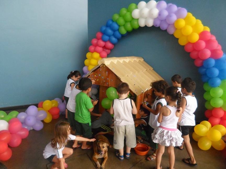 Nina foi o primeiro animal comunitário a receber uma casinha custeada pelo Inos | Arquivo pessoal